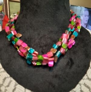 Multicolor Beaded Necklace Square-shaped Shell Beads